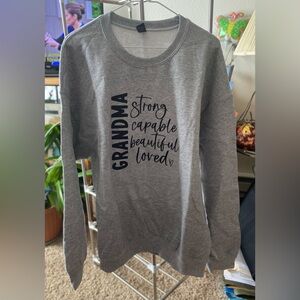 NWOT-Gildan Grandma Gray Heavy Blend Sweatshirt